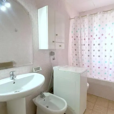 Ams136 Apartment